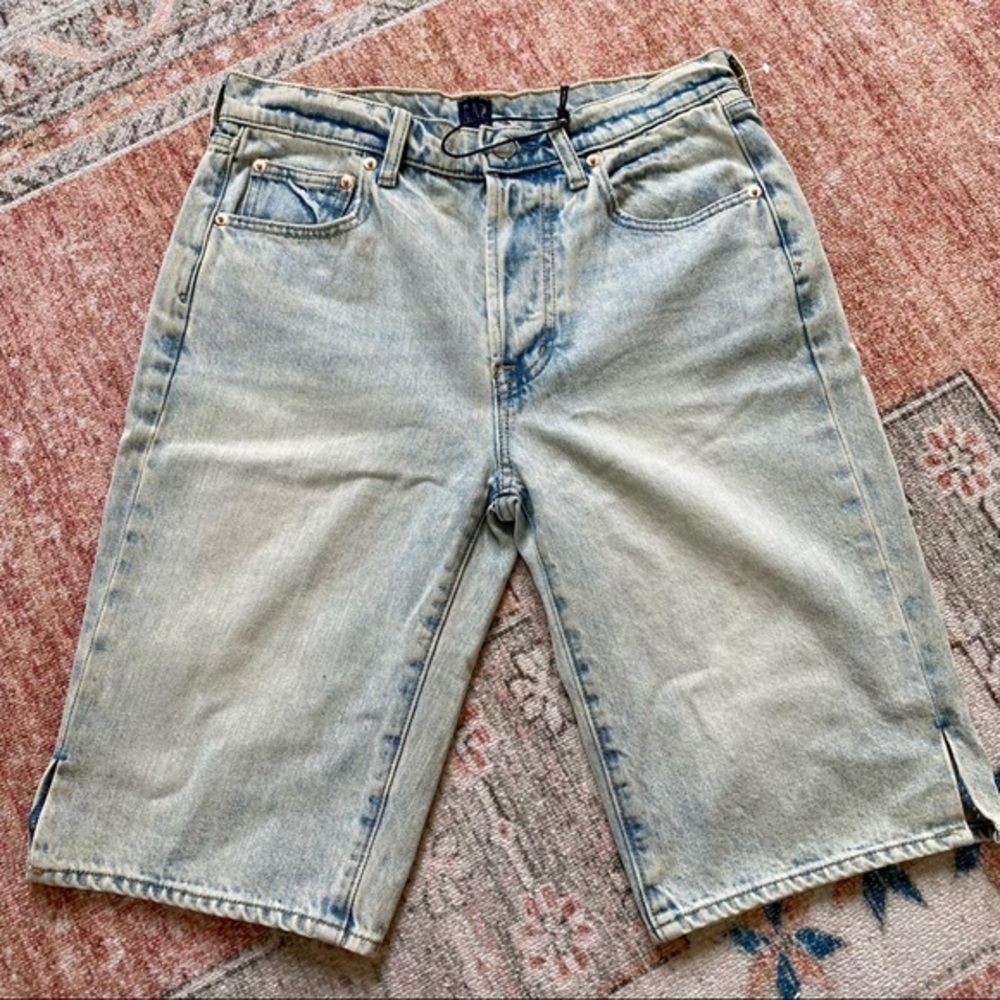NWOT Gap Bermuda Denim Shorts Lt Blue Wash sz 26